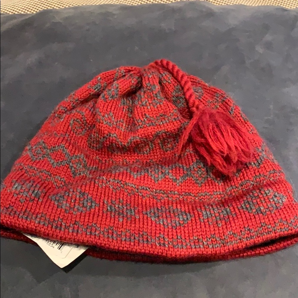 NWT wool hat. Great Red and gray colors!